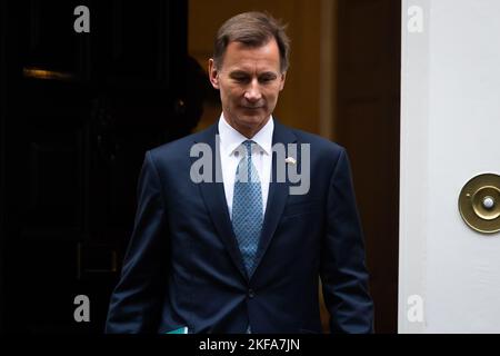 London, UK. 17th Nov, 2022. Chancellor Jeremy Hunt leaves 11 Downing Street to present the Autumn Statement in London. Hunt is expected to outline large tax rises and spending cuts to fill a £50 billion ‘black hole' in the nations struggling finances amidst inflation reaching 11.1%. Credit: SOPA Images Limited/Alamy Live News Stock Photo
