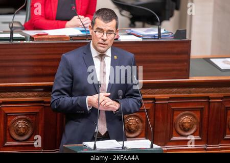 N-VA's Sander Loones pictured during a plenary session of the Chamber at the Federal Parliament in Brussels on Thursday 17 November 2022. BELGA PHOTO NICOLAS MAETERLINCK Stock Photo