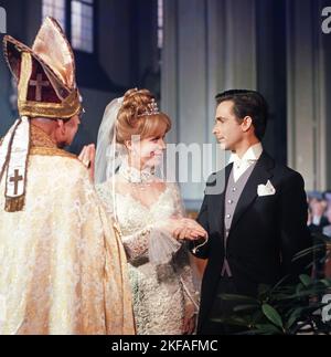 Lord Arthur Saviles Verbrechen, Fernsehfilm nach dem Roman von Oscar Wilde, Deutschland 1967, Regie: Rolf von Sydow, Darsteller: Werner Hessenland, Kristin Jentz, Christoph Bantzer Stock Photo