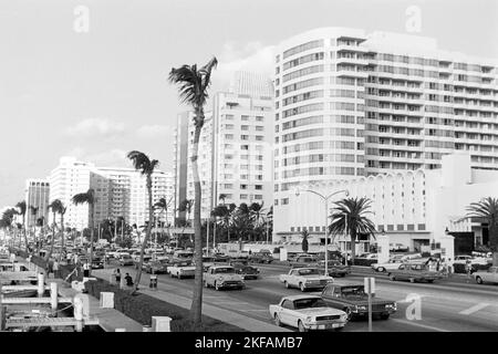 Hotels an der Collins Avenue in Bal Harbour, Miami Beach, Florida, 1965. Hotels on Collins Avenue in Bal Harbour, Miami Beach, Florida, 1965. Stock Photo