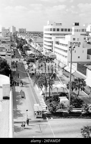 Blick auf die Lincoln Road in Miami Beach, Florida, USA 1965. View of Lincoln Road in Miami Beach, Florida, USA 1965. Stock Photo