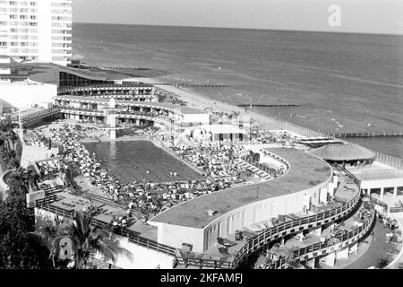 Fontainebleau hotel in Miami Beach, Florida Stock Photo - Alamy