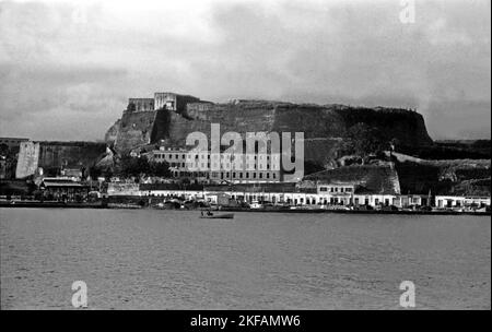 Hafeneinfahrt von Korfu in den 1950er Jahren. Port entrance of Corfu, Greece, 1950s. Stock Photo