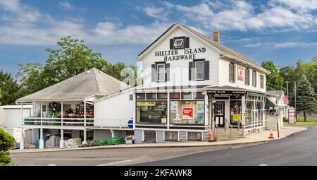 Exterior facade of the Shelter Island hardware store in Shelter Island Heights Stock Photo