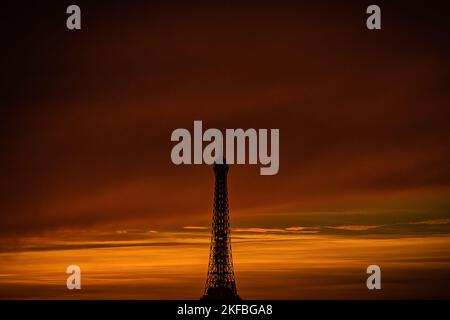 The photo shows the Eiffel Tower at dusk in Paris, France, on October 30, 2022. Photo by Aurelien Morissard/ABACAPRESS.COM Stock Photo