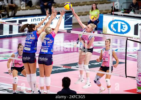 Pala Radi, Casalmaggiore (CR), Italy, November 16, 2022, Alexandra Frantti (Casalmaggiore Volleyball)  during  TrasportiPesanti Casalmaggiore vs Igor Stock Photo