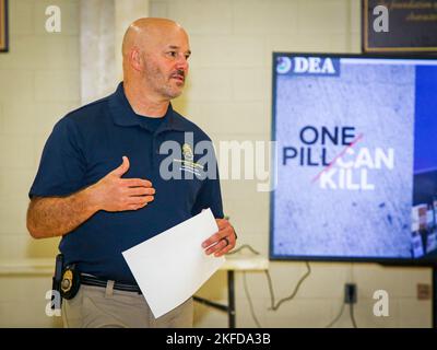 EAGLE LAKE, Texas — An Agent From The U.S. Drug Enforcement ...