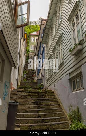 Treppenweg in der Altstadt von Bergen, Norwegen Stock Photo