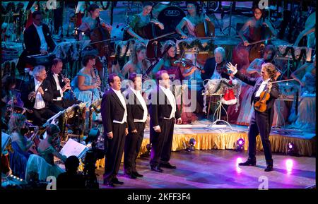 Andre Rieu in concert in Het Gelredome with the Johann Strauss Orchestra Arnhem vvbvanbree fotografie 2008 Holland Stock Photo