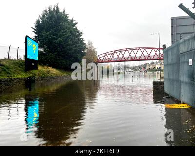 A general view of flooding in Edinburgh, as an amber weather warning in eastern Scotland has been extended as heavy rain drenches parts of the country, with flooding leading to school closures and disruption on roads and railways. The amber 'heavy rain' alert, covering Aberdeen, Aberdeenshire, Angus and Perth and Kinross, warns some fast-flowing or deep floodwater is likely, 'causing danger to life'. Picture date: Friday November 18, 2022. Stock Photo