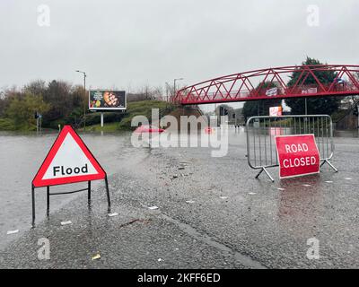 A general view of flooding in Edinburgh, as an amber weather warning in eastern Scotland has been extended as heavy rain drenches parts of the country, with flooding leading to school closures and disruption on roads and railways. The amber 'heavy rain' alert, covering Aberdeen, Aberdeenshire, Angus and Perth and Kinross, warns some fast-flowing or deep floodwater is likely, 'causing danger to life'. Picture date: Friday November 18, 2022. Stock Photo