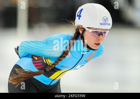 HEERENVEEN, NETHERLANDS - NOVEMBER 18: Sandrine Tas of Belgium competing on the Women's Mass Start during the Speedskating World Cup 2 on November 18, 2022 in Heerenveen, Netherlands (Photo by Orange Pictures) NOCNSF House of Sports Stock Photo