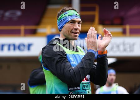 Kevin Sinfield applauds the crowd following the end of day six in the Ultra 7 in 7 Challenge from to York to Bradford. The former Leeds captain is set to complete seven ultra-marathons in as many days in aid of research into Motor Neurone Disease, finishing by running into Old Trafford at half-time of the Rugby League World Cup tournament's finale on November 19. Picture date: Friday November 18, 2022. Stock Photo