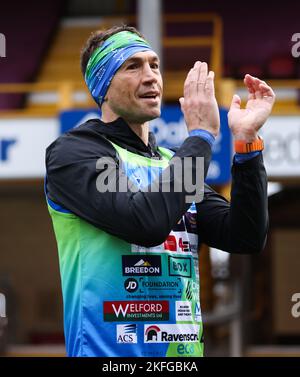 Kevin Sinfield applauds the crowd following the end of day six in the Ultra 7 in 7 Challenge from to York to Bradford. The former Leeds captain is set to complete seven ultra-marathons in as many days in aid of research into Motor Neurone Disease, finishing by running into Old Trafford at half-time of the Rugby League World Cup tournament's finale on November 19. Picture date: Friday November 18, 2022. Stock Photo