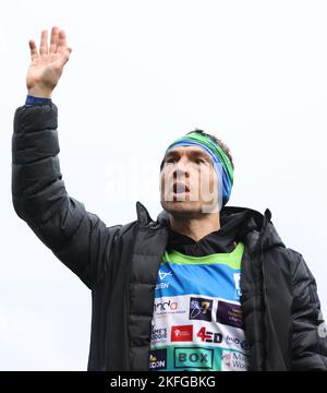 Kevin Sinfield applauds the crowd following the end of day six in the Ultra 7 in 7 Challenge from to York to Bradford. The former Leeds captain is set to complete seven ultra-marathons in as many days in aid of research into Motor Neurone Disease, finishing by running into Old Trafford at half-time of the Rugby League World Cup tournament's finale on November 19. Picture date: Friday November 18, 2022. Stock Photo