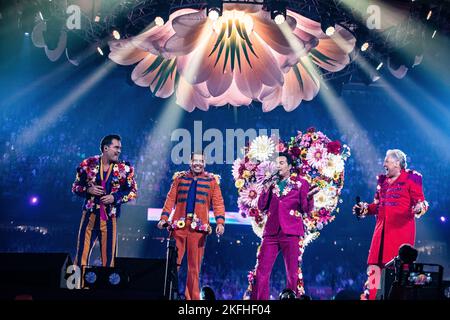 AMSTERDAM - De Toppers during a performance in the Johan Cruijff Arena. The formation of Jeroen van der Boom, René Froger, Gerard Joling and Jan Smit had to cancel previous shows due to the corona measures. This is how the Christmas concerts of last December could not take place. ANP PAUL BERGEN netherlands out - belgium out Stock Photo