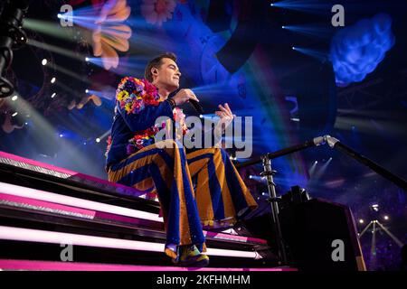 AMSTERDAM - De Toppers during a performance in the Johan Cruijff Arena. The formation of Jeroen van der Boom, René Froger, Gerard Joling and Jan Smit had to cancel previous shows due to the corona measures. This is how the Christmas concerts of last December could not take place. ANP PAUL BERGEN netherlands out - belgium out Stock Photo