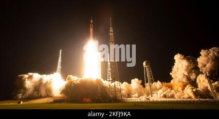 Kennedy Space Center, United States of America. 16 November, 2022. The NASA Artemis I Space Launch System rocket with the Orion spacecraft blasts off from launch pad 39B at the Kennedy Space Center, November 16, 2022, in Cape Canaveral, Florida. After several failed attempts the un-crewed flight test lifted off on the first test of the Deep Space Exploration mission.  Credit: Joel Kowsky/NASA/Alamy Live News Stock Photo