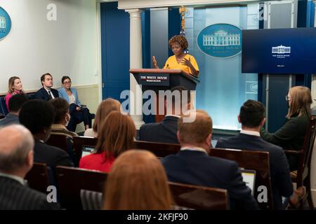 Washington, Vereinigte Staaten. 18th Nov, 2022. Press Secretary Karine Jean-Pierre holds a news briefing at the White House in Washington, DC on Friday, November 18, 2022. Credit: Chris Kleponis/CNP/dpa/Alamy Live News Stock Photo