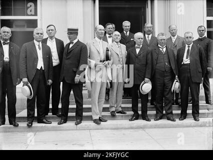 Railroad Men at White House - Heads: W.G. Lee, Pres., Board of Railway Trainmen; Warren B. Stone, Pres., Board of Locomotive Engineers; Herman W. Wills, Washington Republican Labor Orgs.; Alfred H. Smith, V.P., N.Y.C. Railway; A.B. Garretson, Pres., Ord. Railway Conductors; Head in Door Unident.; 1/2 Face, 1913. Stock Photo