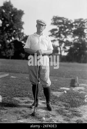 Owen, Robert Latham, Senator from Oklahoma, 1907-1925 - Golfing, 1917. Stock Photo