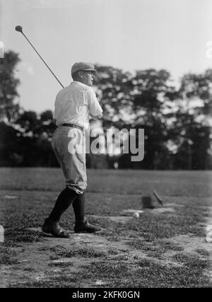 Owen, Robert Latham, Senator from Oklahoma, 1907-1925 - Golfing, 1917. Stock Photo