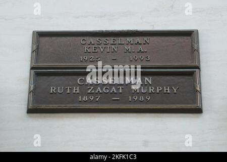 Los Angeles, California, USA 16th November 2022 Actor/Writer/Agent Kevin Casselman's Grave in Sanctuary of Tenderness at Pierce Brothers Westwood Village Memorial Park on November 16, 2022 in Los Angeles, California, USA. He'd represented Elizabeth Taylor, Richard Burton and Sophia Loren. Photo by Barry King/Alamy Stock Photo Stock Photo