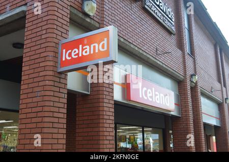 13th November 2022, Swansea, Wales, United Kingdom. Iceland sign in Swansea. Stock Photo