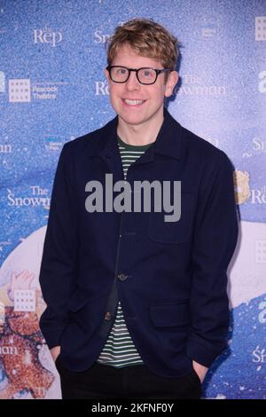 London, UK . 19 November, 2022 . Josh Widdicombe pictured at the The Snowman 25th Anniversary gala performance held at the Peacock Theatre. Credit:  Alan D West/EMPICS/Alamy Live News Stock Photo
