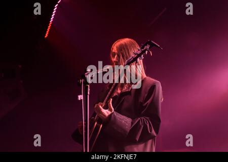 Rome, Italy. 17th Nov, 2022. Emma Nolde during the concert at Monk Club in Rome. (Photo by Roberto Bettacchi/Pacific Press/Sipa USA) Credit: Sipa USA/Alamy Live News Stock Photo