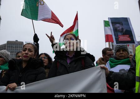 Berlin, Germany. 19th Nov, 2022. Protesters gathered at Potsdamer Platz in Berlin on November 19, 2022, for a large demonstration leading past the Brandenburg Gate to the Federal Chancellery. Many banners were held with the inscription, women, life, freedom. (Photo by Michael Kuenne/PRESSCOV/Sipa USA) Credit: Sipa USA/Alamy Live News Stock Photo