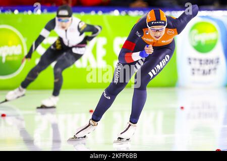 HERENVEEN - Netherlands, 19/11/2022, HERENVEEN - Jutta Leerdam (NED) in action on the 1500 meters during the second ISU long track world cup tournament in Thialf. ANP VINCENT JANNINK Stock Photo