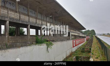 What remains of the grandstands on the old Reims-Gueux circuit Stock Photo