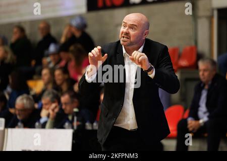 Aalst, Belgium, 19 November 2022, Mons' head coach Vedran Bosnic pictured during a basketball match between Okapi Aalst and Mons-Hainaut, Saturday 19 November 2022 in Aalst, on day 7 of the National Round Belgium in the 'BNXT League' Belgian first division basket championship. BELGA PHOTO KURT DESPLENTER Stock Photo