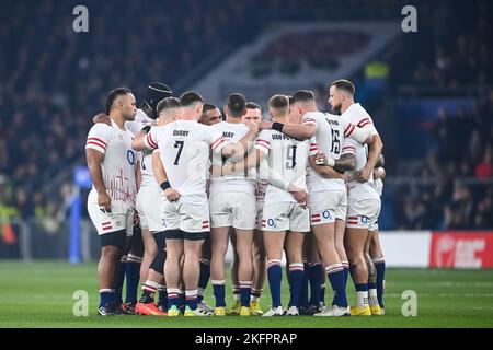 England in there pre match team huddle ahead of the Autumn internationals match England vs New Zealand at Twickenham Stadium, Twickenham, United Kingdom, 19th November 2022 (Photo by Craig Thomas/News Images) in, on 11/19/2022. (Photo by Craig Thomas/News Images/Sipa USA) Credit: Sipa USA/Alamy Live News Stock Photo