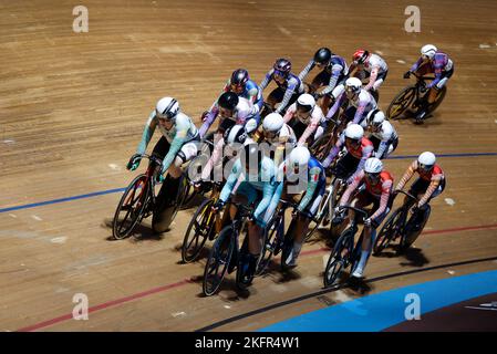 Berlin, Germany. 19th Nov, 2022. Cycling/Track: Champions League, 2nd stop, women's elimination race. Credit: Jean-Marc Wiesner/dpa/Alamy Live News Stock Photo