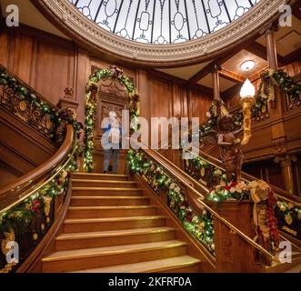 TITANIC INTERIOR First Class RMS Titanic Vintage 1900's interior view ...