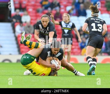 Manchester   ENGLAND - NOVEMBER 19 Match action . during  the Rugby league World Cup Womens Final  between Australia and New Zealand  at the Old Trafford   on November 19 - 2022 in Manchester England. Stock Photo