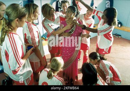 PARMINDER K. NAGRA, KEIRA KNIGHTLEY, SHAZNAY LEWIS, BEND IT LIKE BECKHAM, 2002 Stock Photo