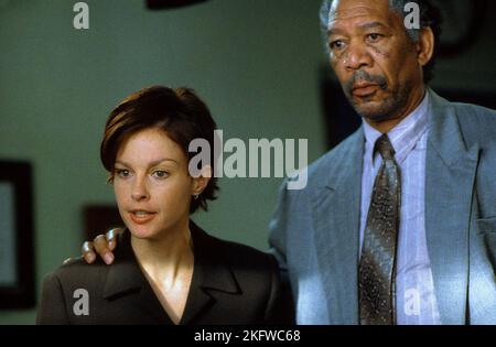 ASHLEY JUDD, MORGAN FREEMAN, HIGH CRIMES, 2002 Stock Photo