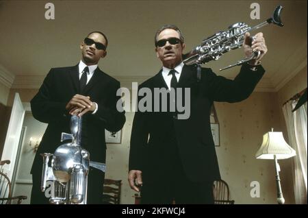 WILL SMITH, TOMMY LEE JONES, MEN IN BLACK II, 2002 Stock Photo