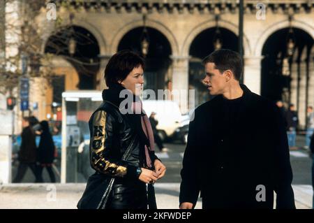 FRANKA POTENTE, MATT DAMON, THE BOURNE IDENTITY, 2002 Stock Photo