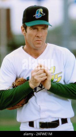 DENNIS QUAID, THE ROOKIE, 2002 Stock Photo