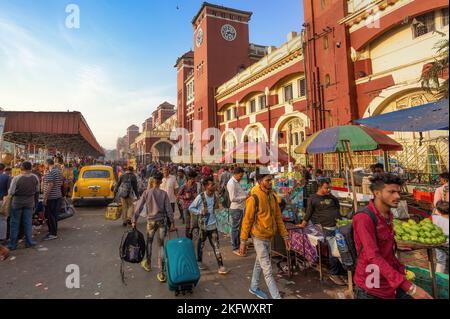 Crowded Howrah railway station area with view of commuters and vendors at Kolkata, India Stock Photo