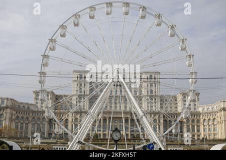 Bucharest, Romania - November 18, 2022: Details with the ferris wheel from the Christmas Market in Piata Constitutiei (Constitution Square) in Buchare Stock Photo