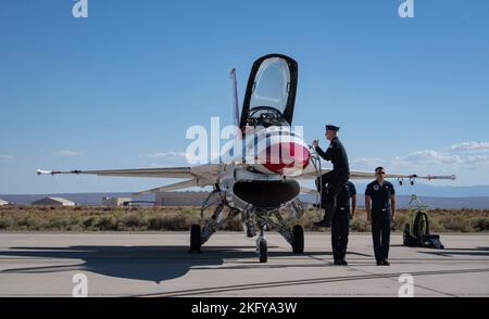 The United States Air Force Air Demonstration Squadron, known as the Thunderbirds, perform during the Aerospace Valley Air Show at Edwards Air Force Base, California, Oct. 16, 2022. The show was held on the 75th anniversary of the first supersonic flight, which was achieved at Edwards back in 1947. Stock Photo