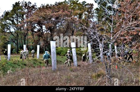 Army ROTC cadets with the University of Wisconsin-Madison hold training ...