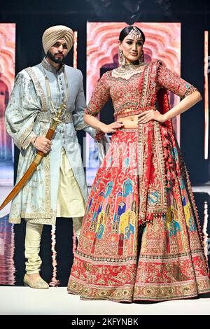 London, UK. 20th Nov, 2022. Designers showcase their latest collection at The National Asian Wedding Show, Novotel London West, International Ctre on 20th November 2022, London, UK. Credit: See Li/Picture Capital/Alamy Live News Stock Photo