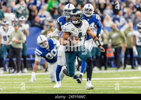 Indianapolis, Indiana, USA. 20th Nov, 2022. Indianapolis Colts quarterback Matt  Ryan (2) takes the snap under center from Indianapolis Colts center Ryan  Kelly (78) during the game between the Philadelphia Eagles and