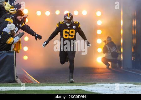 CHARLOTTE, NC - DECEMBER 18: Pittsburgh Steelers offensive guard Kevin  Dotson (69) during an NFL football game between the Pittsburg Steelers and  the Carolina Panthers on December 18, 2022 at Bank of